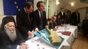 Archbishop Gregorios of Thyateira and Great Britain (R) - President Anastasiades (M) - NFC President Christos Caraolis (R)